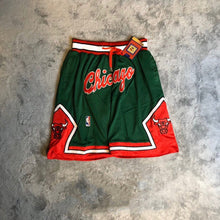 Load image into Gallery viewer, Men&#39;s Bulls Short With Pockets US Size Chicago Shorts
